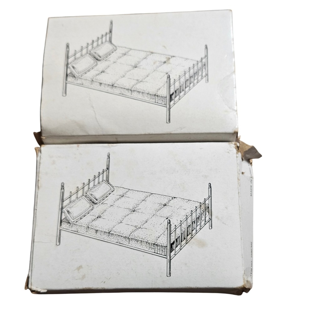 Lot of 2 Vintage Dollhouse Miniature Brass Bed Floral Bedding 1590/MS Cottage